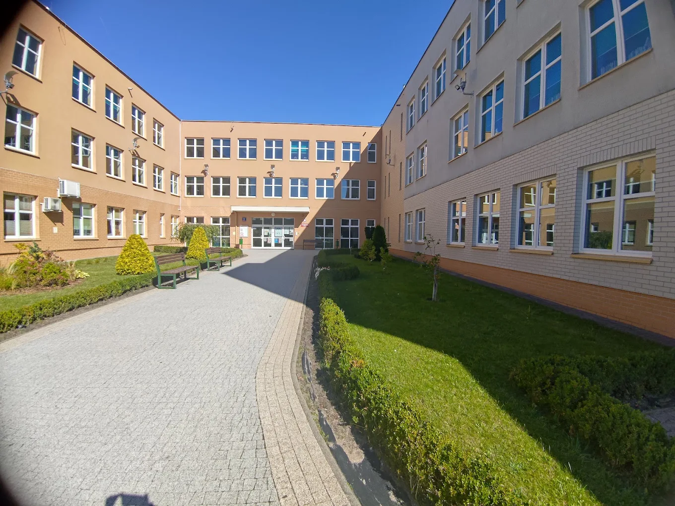 Zdjęcie: Szkoła Podstawowa nr 340 im. Profesora Bogusława Molskiego